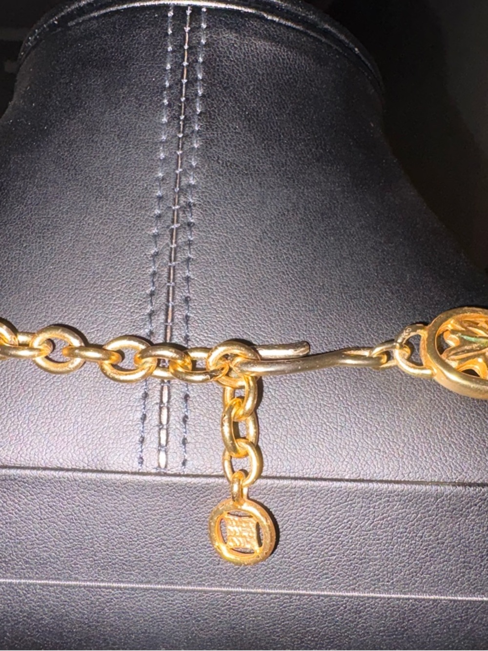 Vintage Givenchy Gold Leaf Medallion Necklace - Picture 3 of 3